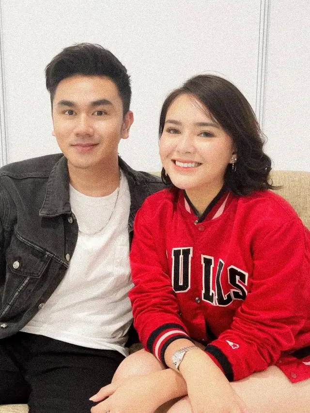Dikira Kekasih Baru, Ini 6 Potret Kebersamaan Amanda Manopo dan Diktin Tamsa