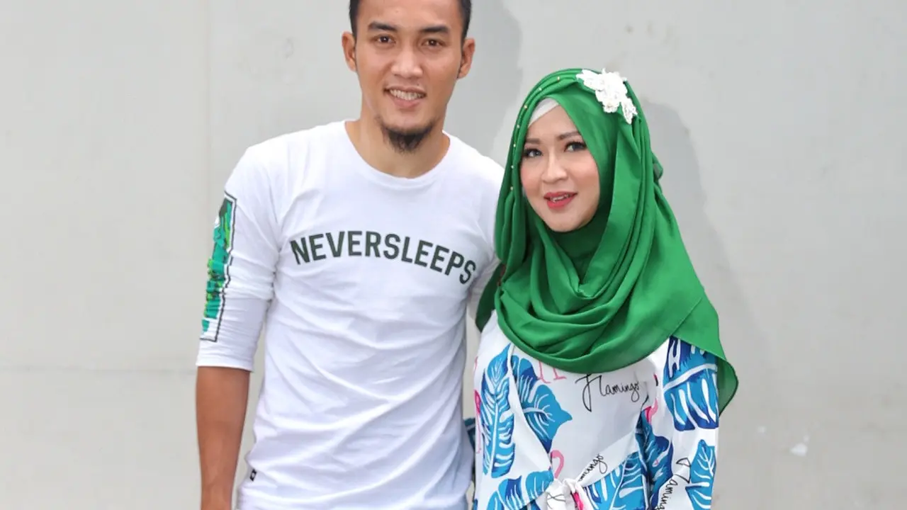[Bintang] Okie Agustina dan Gunawan