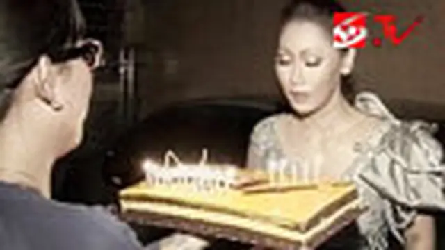 Inul Histeris di Malam Ultah