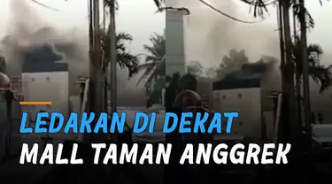 Ledakan disertai kepulan asap tebal terjadi di dekat Mall Taman Anggrek, Tanjung Duren, Jakarta Barat, kamis sore (02/09/2021).