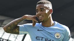 Gabriel Jesus menambah daftar top scorer timnya dengan koleksi 10 gol hingga pekan ke-34 Premier League. (AFP/Paul Ellis)