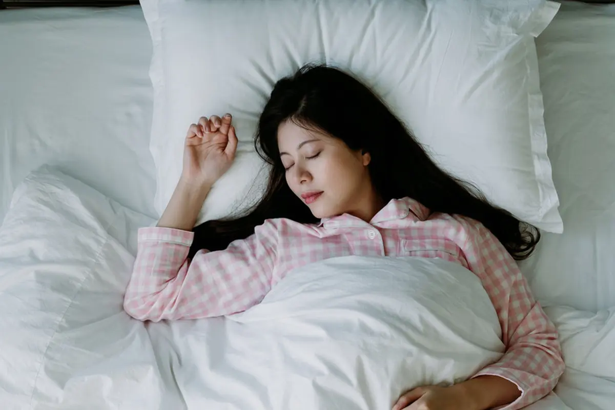 perempuan tidur
