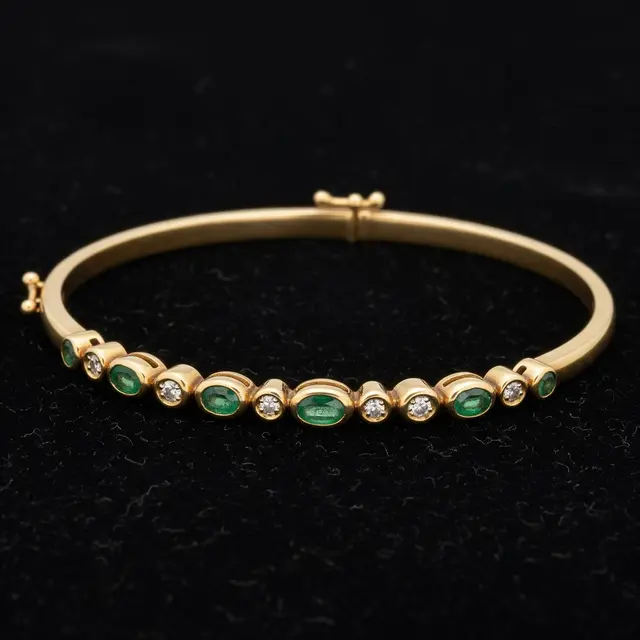9 Model Gelang Emas Kombinasi Batu Zamrud Favorit Kolektor