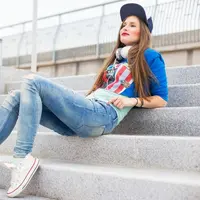 Ilustrasi memakai celana jins. (via: bravonet.ro)