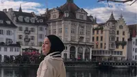 7 Potret Liburan Nina Zatulini Menjelajahi Swiss, Pemandangan Gunung dan Salju Bikin Takjub