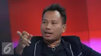 Vicky Prasetyo saat menjadi bintang tamu di acara "Dear Haters" di SCTV Tower, Kamis (9/6). (Liputan6.com/Herman Zakharia)