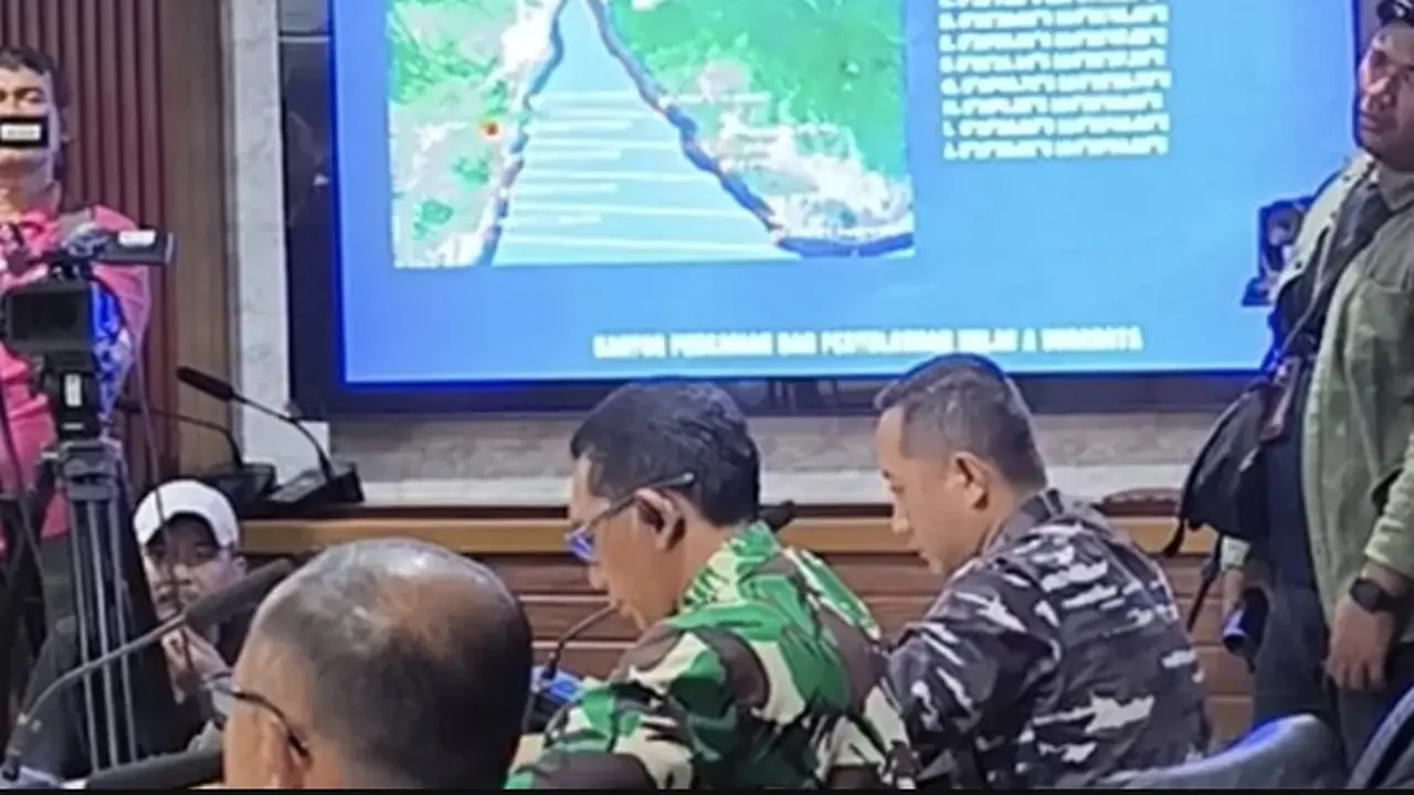 Proses pemaparan Basarnas terkait penemuan benda diduga bangkai kapal KMP Tunu Pratama Jaya  di dasar laut Selat Bali (Istimewa)