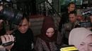 Anggota DPR Fraksi Partai Demokrat itu terkesan menutup diri dan tidak berkomentar atas pertanyaan wartawan perihal pemeriksaan dirinya hari ini, Jakarta, Selasa (12/8/14). (Liputan6.com/Faizal Fanani) 