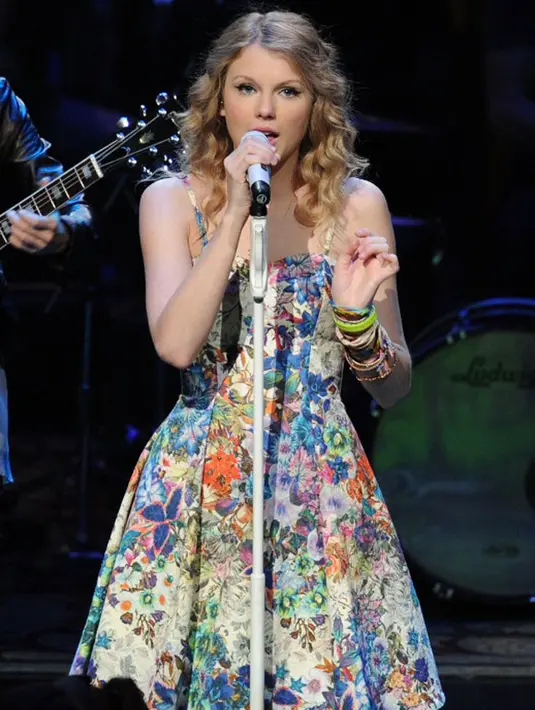 Melansir Hollywood Life, seorang sumber mengatakan Taylor memang sedang beristirahat dari aktivitasnya di media sosial. Dan menurut sumber, hal ini sangat disenangi pelantun lagu ‘Shake It Off’. (AFP/Bintang.com)