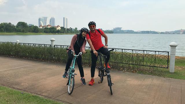 Unggah Foto Terakhir Bersama Suami, Ini 6 Momen Manis Laudya Cinthia Bella dengan Engku Emran