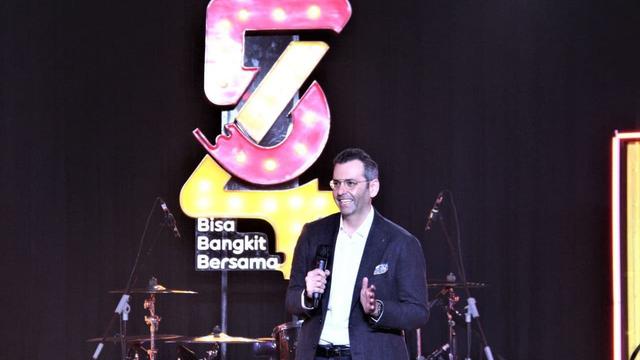 President Director & CEO Indosat Ooredo, Ahmad Al-Neama