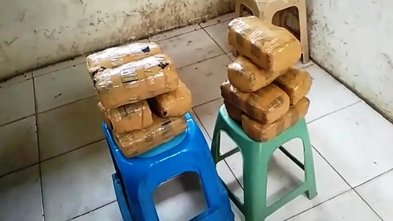 Aksi Warga Palembang Kabur Tinggalkan Sepeda Motor dan Paket Ganja Saat Dirazia