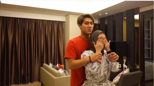 Rizky Billar - Lesti Kejora (Foto: YouTube)