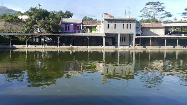 12 Rekomendasi Spot Mancing Nyaman 2025 di Bandung, Asri dan Cocok untuk Liburan