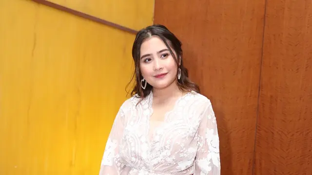 [Bintang] Prilly Latuconsina