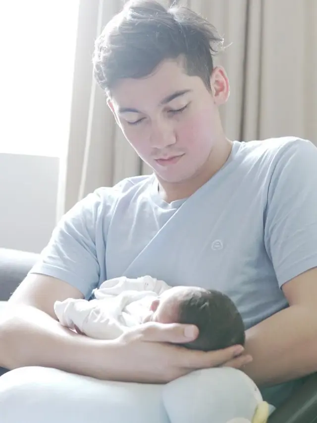 [Bintang] Imutnya Anak Pertama Franda dan Samuel Zylgwyn