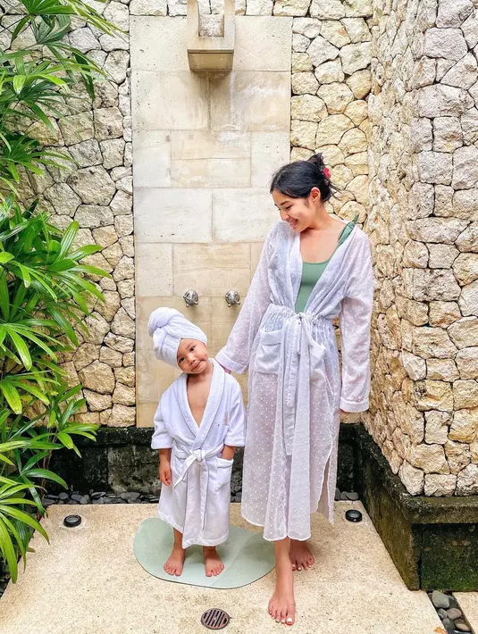 Arthur dengan mudahnya merebut hati para netizen dengan gayanya yang menggemaskan. (Instagram/tiffanysoetanto)