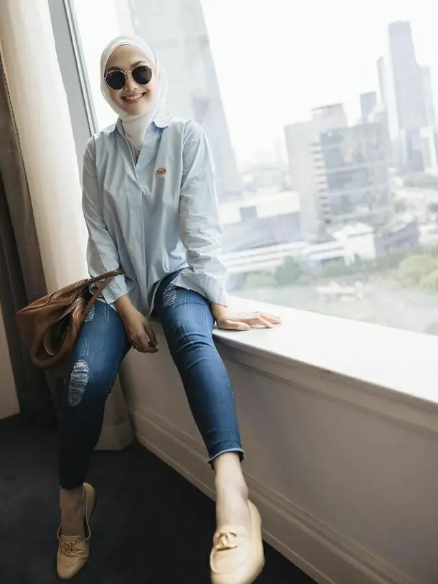 6 Inspirasi Hijab Outfit ala Indah Nada Puspita