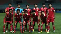 Skuad Timnas Indonesia U-17 saat menghadapi Malaysia di Kualifikasi Piala Asia U-17 2023. (Bola.com/Ikhwan Yanuar Harun)