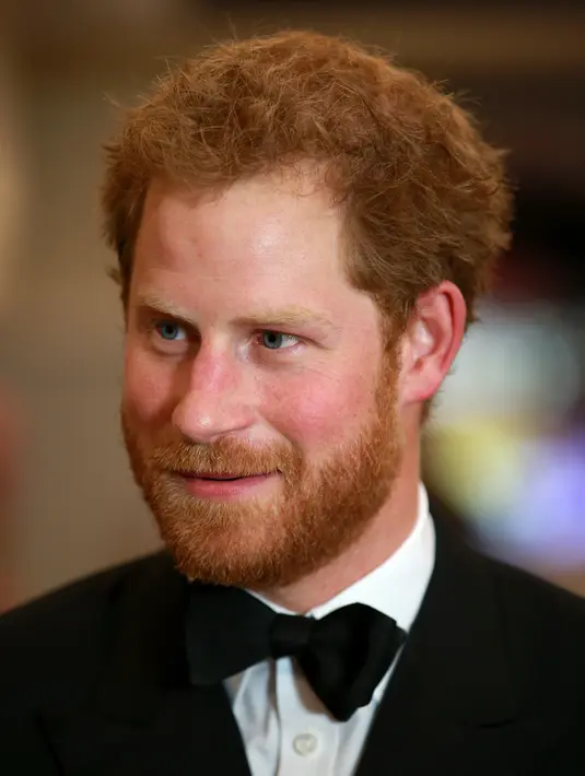 Sumber juga mengatakan bahwa Harry tidak setuju jika gangguan yang diterima Meghan sebagai konsekuensi yang harus diterimanya lantaran dekat dengan Harry. Pangeran tampan itu juga mengatakan bahwa ini bukanlah sebuah permainan. (AFP/Bintang.com)