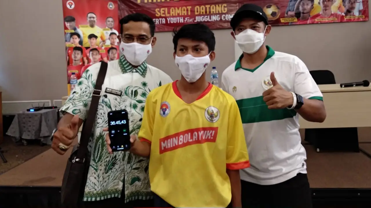 Ashari juara Timang Bola 36 Menit