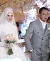 Setelah melakukan akad nikah pada Jumat (8/2), Vicky Prasetyo dan Angel Lelga menggelar resepsi pernikahan. Kedua pasangan ini menggelar resepsi pernikahan secara mewah di kawasan Ancol. (Nurwahyunan/Bintang.com)