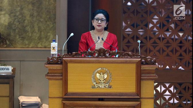 Puan Maharani memberikan pidato pertamanya sebagai Ketua DPR RI 2019-2024 di kompleks parlemen, Senayan, Jakarta, Selasa (1/10/2019). Sidang paripurna pelantikan pimpinan DPR dipimpin Abdul Wahab Dalimunthe. (Liputan6.com/Johan Tallo)