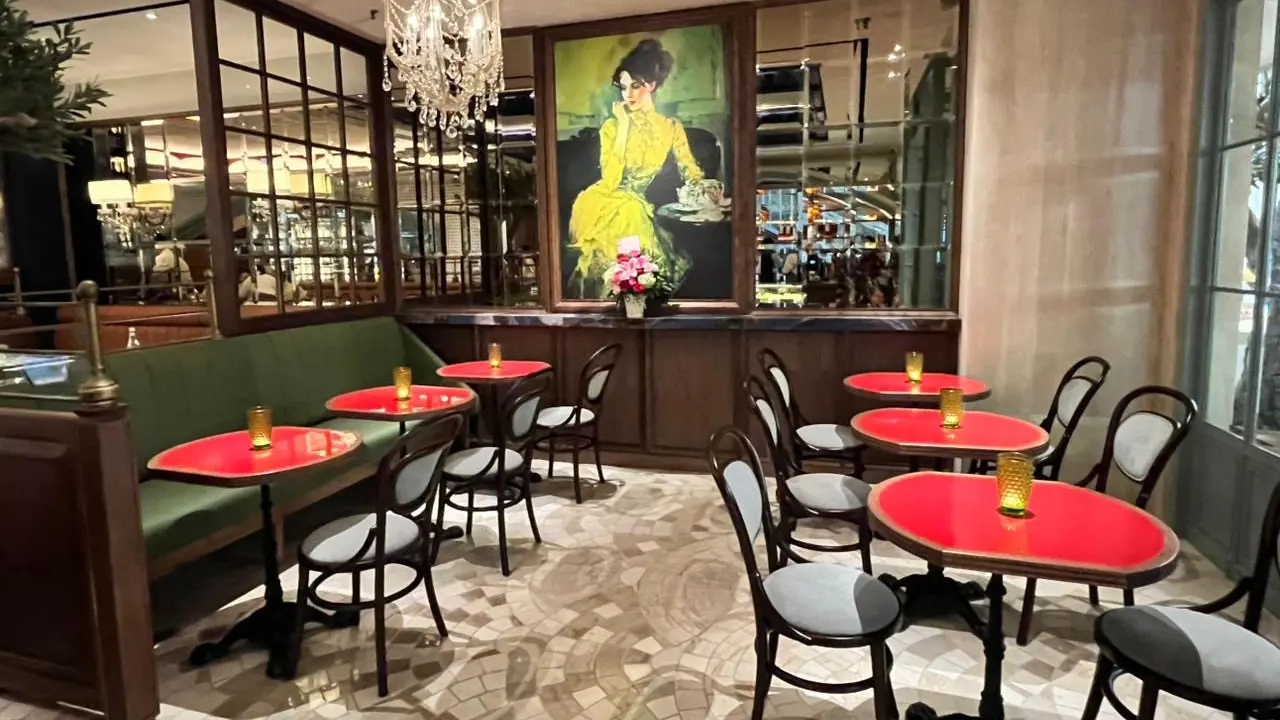 French Brasserie dengan Nuansa Parisian Kini Hadir di Plaza Indonesia Lewat Le Comptoir