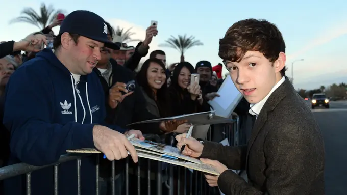 [Bintang] Tom Holland