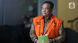 Sudewo ditangkap dalam sebuah Operasi Tangkap Tangan (OTT) yang dilakukan KPK di Pati, Jawa Tengah, pada Senin 19 Januari 2026. Tampak dalam foto, Bupati Pati nonaktif, Sudewo, berjalan menuju mobil tahanan usai menjalani pemeriksaan di Gedung Merah Putih Komisi Pemberantasan Korupsi (KPK), Jakarta, Kamis (12/2/2026). (Liputan6.com/Helmi Fithriansyah)