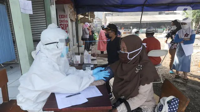 Puluhan Pedagang Pasar Sayur Cipulir di Tes Swab