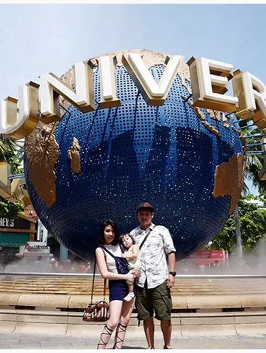 "Liburannya udah selesai, Gempi senang jalan-jalan makanya kita ajak ke Zoo, Dia kan lagi menyerap informasi banyak banget, jadi sekalian belajar gitu," kata Gisella. (Instagram/gisel_la)