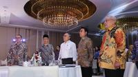 Deputi Bidang Pembangunan Manusia, Masyarakat, dan Kebudayaan BAPPENAS Amich Alhumami (berpeci), Kepala BRIN Laksana Tri Handoko (kemeja putih), dan Kepala Staf Presiden Moeldoko, meluncurkan Manajemen Talenta Nasional di Jakarta. (Ist).