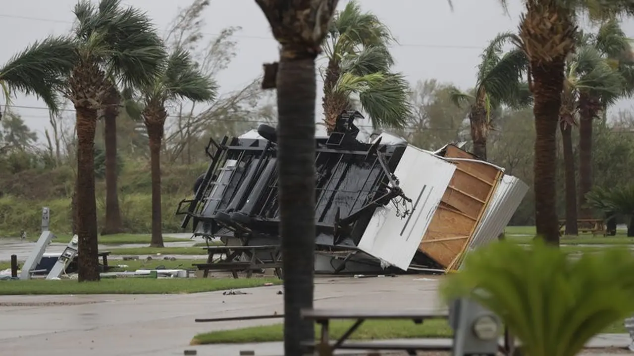 Badai Harvey di Texas Buat Sejumlah Kerusakan dan Banjir Besar