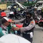 Patroli Prokes Polrestabes Surabaya. (Dian Kurniawan/Liputan6.com)