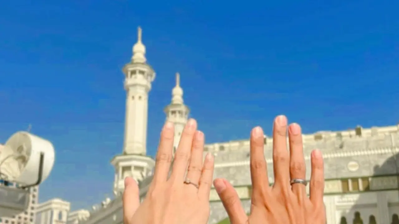 Akui Sudah Menikah di Makkah, Ini 6 Potret Mesra Beni Mulyana dan Istri