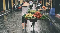 Ilustrasi kehidupan, penjual buah. (Photo by Huy Phan from Pexels)