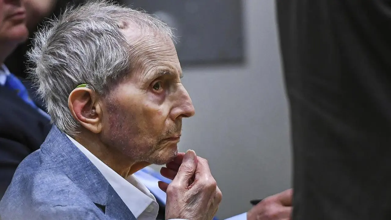 Pewaris real estat, Robert Durst, duduk selama persidangan pembunuhannya di Gedung Pengadilan Cabang Bandara di Los Angeles pada 5 Maret 2020 (AP Photo)