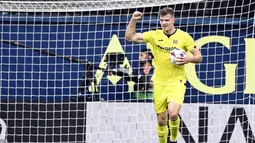 Empat gol Villarreal secara luar biasa diborong oleh Alexander Sorloth. (JOSE JORDAN / AFP)