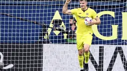 Empat gol Villarreal secara luar biasa diborong oleh Alexander Sorloth. (JOSE JORDAN / AFP)