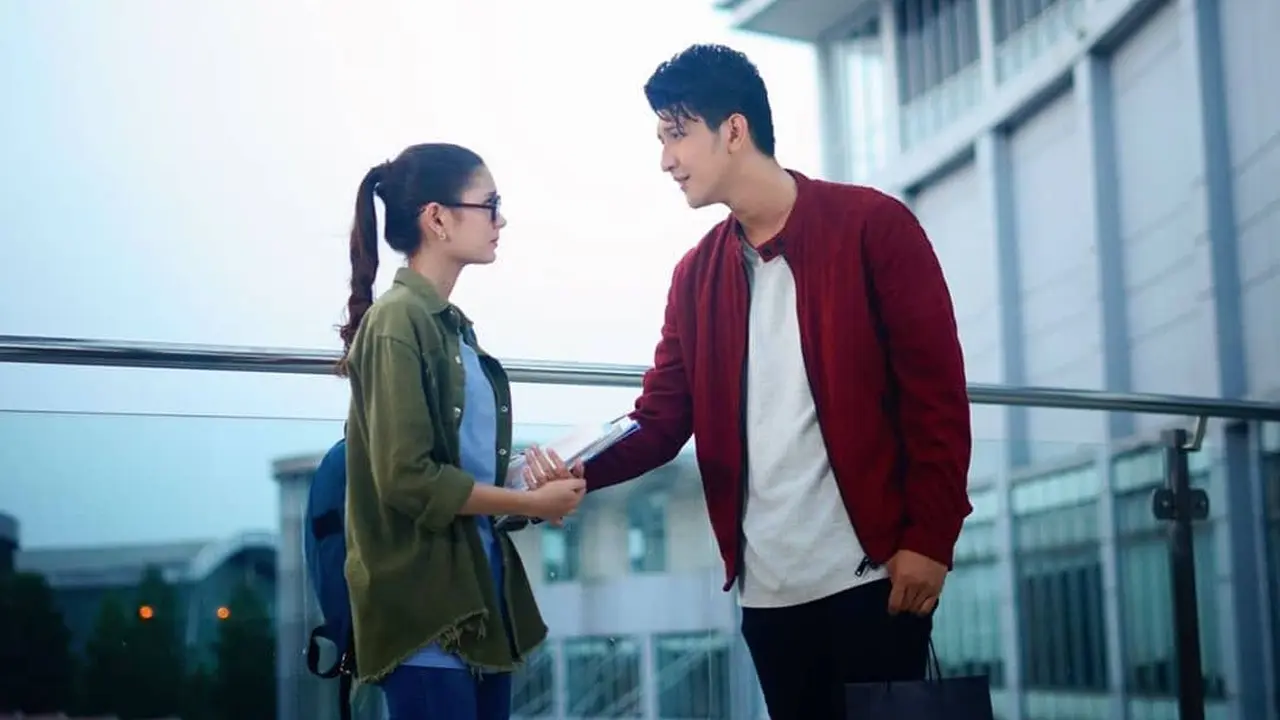 6 Potret Aditya Zoni dan Zoe Jackson di Balik Layar Cinta Tapi Benci, Selalu Kompak