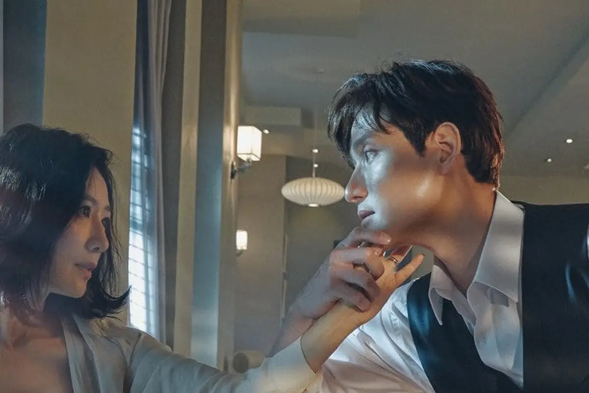 Poster The World of The Married (JTBC via Soompi)