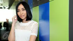 Pemenang ajang pencarian bakat, Rinni Wulandari saat mengunjungi kantor Liputan6.com di SCTV Tower, Senayan, Jakarta, 29 Mei 2015. (Liputan6.com/Faisal R Syam)