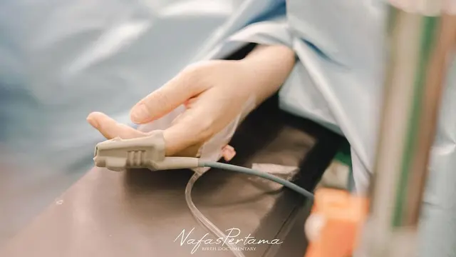 Rosiana Dewi Melahirkan