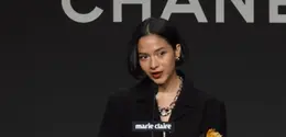 Putri Marino meraih penghargaan Face of Asia dalam ajang Marie Claire Asia Star Awards 2026 yang diselenggarakan di Busan, Korea Selatan. (dok. Instagram.com/@marieclairekorea)