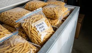 ide usaha camilan frozen food. (Foto: AI)