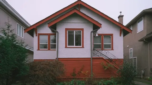 Ilustrasi Rumah Sederhana dan Estetik (Credit: Chelaxy Designs/Unsplash)