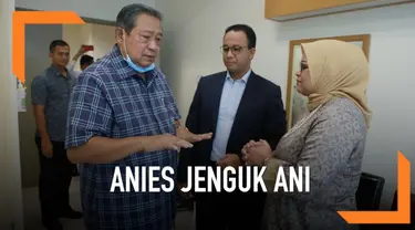 Gubernur Jakarta, Anies Baswedan, menjenguk Ani Yudhoyono di Singapura. Kedatangan Anies disambut SBY yang meminta doa untuk kesembuhan istrinya.