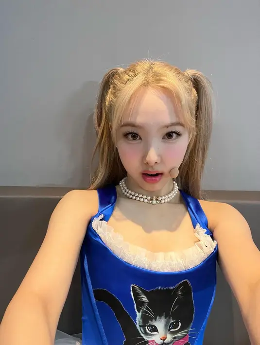 Para penggemar juga mengungkap kekecewaan mereka pada pihak agensi TWICE, JYP Entertainment yang dinilai tak kunjung mengambil langkah pencegahan untuk menjegal sang penguntit masuk Korea Selatan. (FOTO: instagram.com/nayeonyny/)