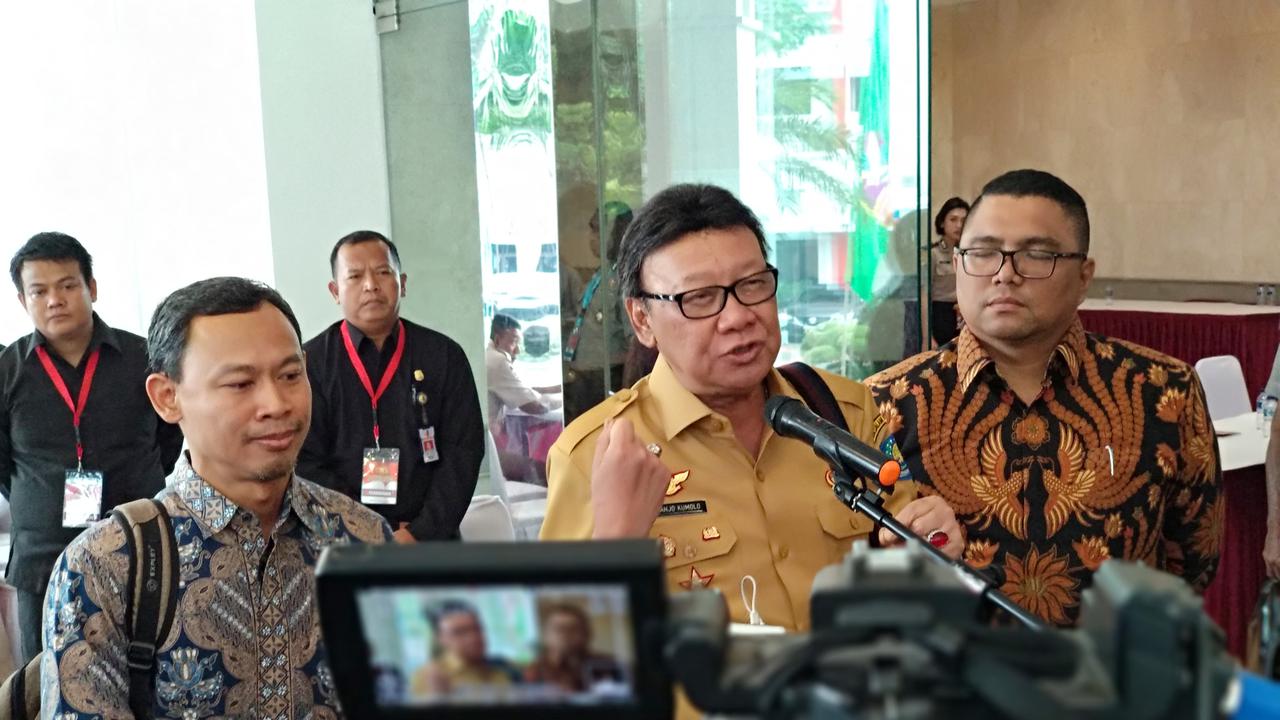 Menteri Dalam Negeri Tjahjo Kumolo menilai intimidasi di acara car free day (CFD) sebagai hal yang memalukan. (Liputan6.com/Nafiysul Qodar)